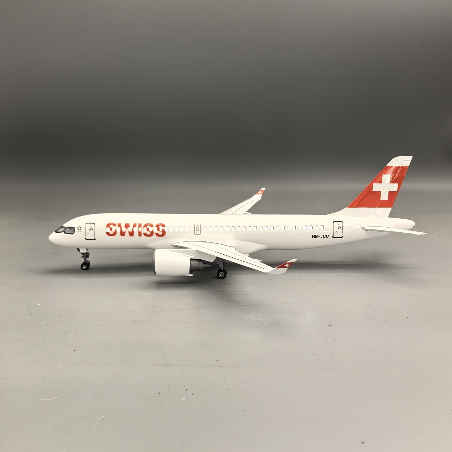 1/100 Scale Air Swiss A220-300 - Model Kit Aircraft ulasan dan harga